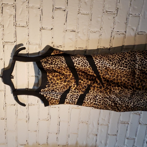Sexy size 14 leopard print body con satin dress - Picture 2 of 2